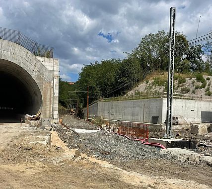 La realizzazione del piazzale d'emergenza a Montecatini Terme sulla Firenze-Viareggio