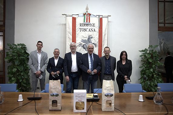 la presentazione dell'iscrizione del brigidino nell'elenco dei prodotti tipici